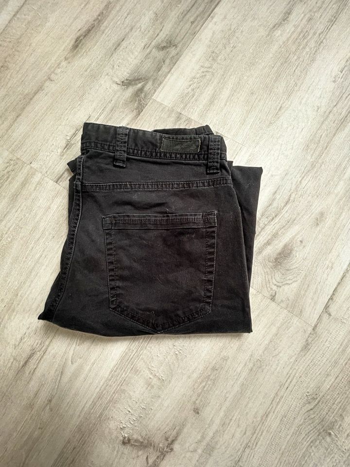 Herren Jeans gr.31/34 schwarz in Dassel