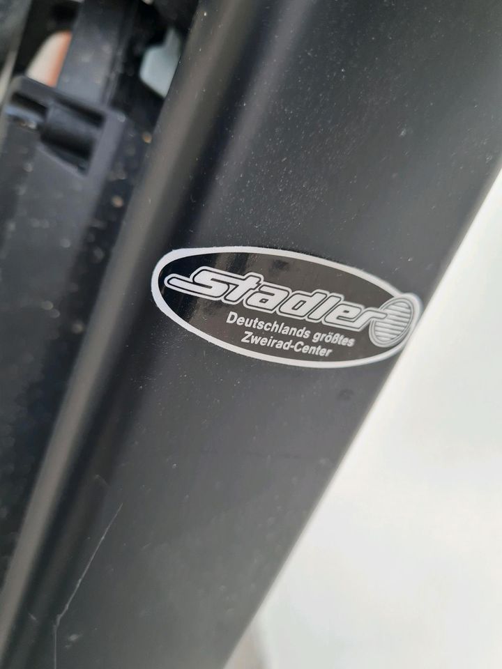 E bike Bosch Markenware Fahrrad mit viel Zubehör in Bad Reichenhall