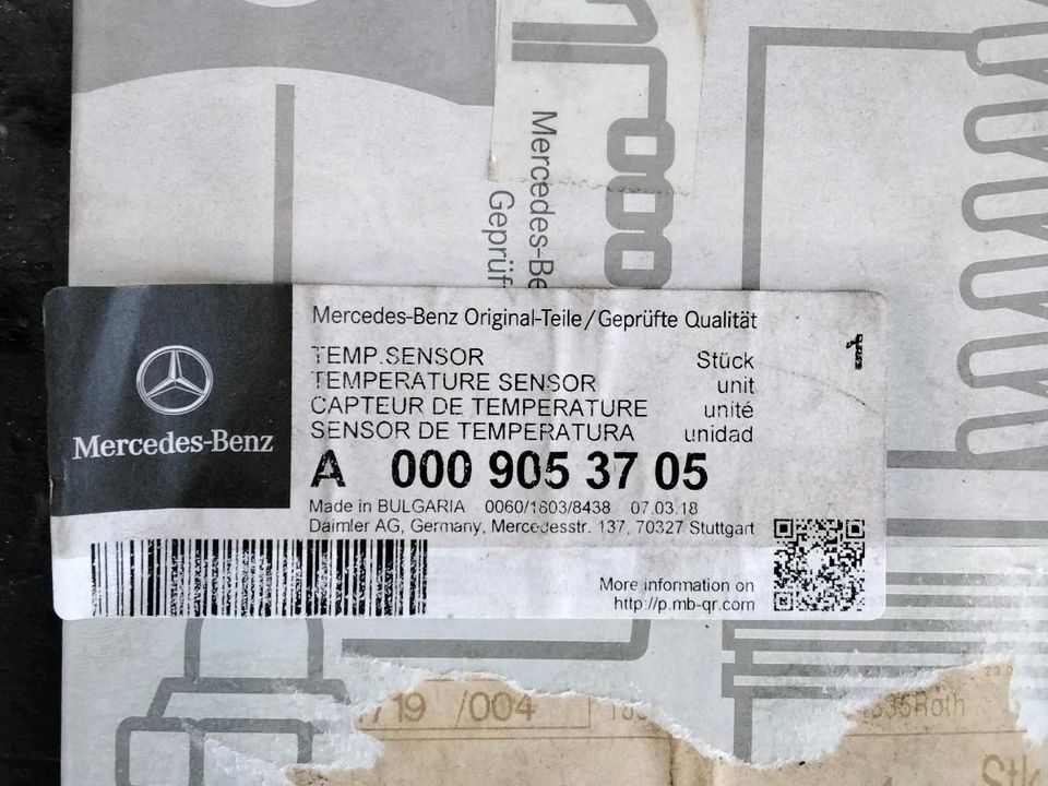 Temperatur Sensor Mercedes-Benz A 000 905 37 05 in Albstadt