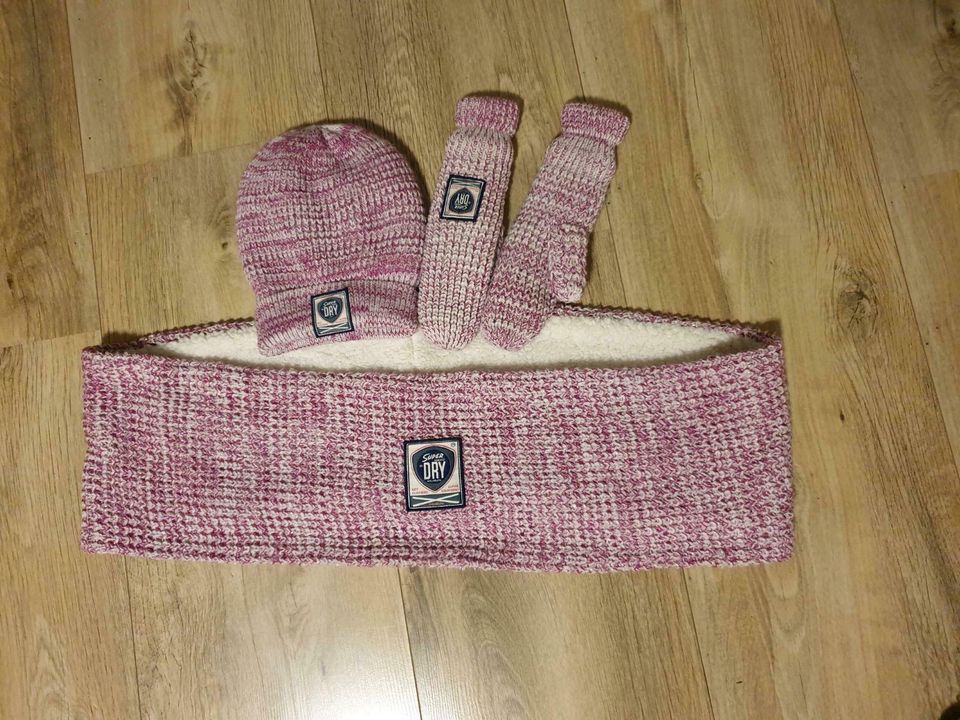 Superdry Winter Set Mütze Schal Handschuhe mit Teddyfutter in  Nordrhein-Westfalen - Haan | eBay Kleinanzeigen ist jetzt Kleinanzeigen