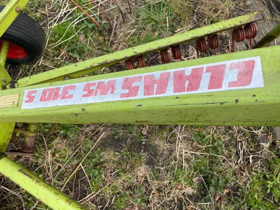 Claas Schwader , ähnlich Krone, Pöttinger, Kuhn in Hamersen