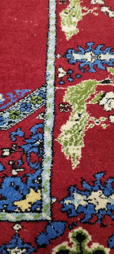Hübscher Rote farbiger Marokkanisch Orient-teppich Handarbeit in Berlin