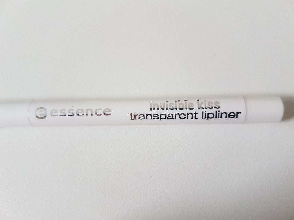 Essence Invisible Kiss Transparent Lipliner 01 Multitalent Wonder in Hannover