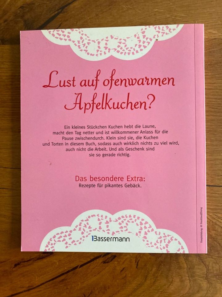 Kleine Kuchen & Torten Backbuch - sehr guter Zustand! in Schwalbach a. Taunus