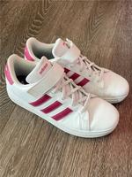 Adidas Sneaker in 38 2/3 NEU! Berlin - Pankow Vorschau