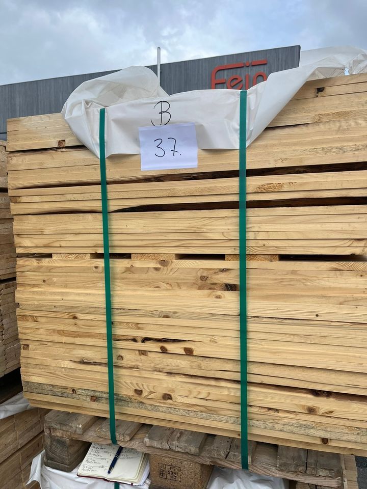 ca. 48 m² Fichte Holz Bretter (5 €/m²) 18x125x940mm Glattkantbretter Latten Kürzungen Zaunbretter Zaun Holzbretter Holzdielen Terrassenbretter Terrassendielen Restposten Sonderposten PALL037 3240300 in Hahn am See