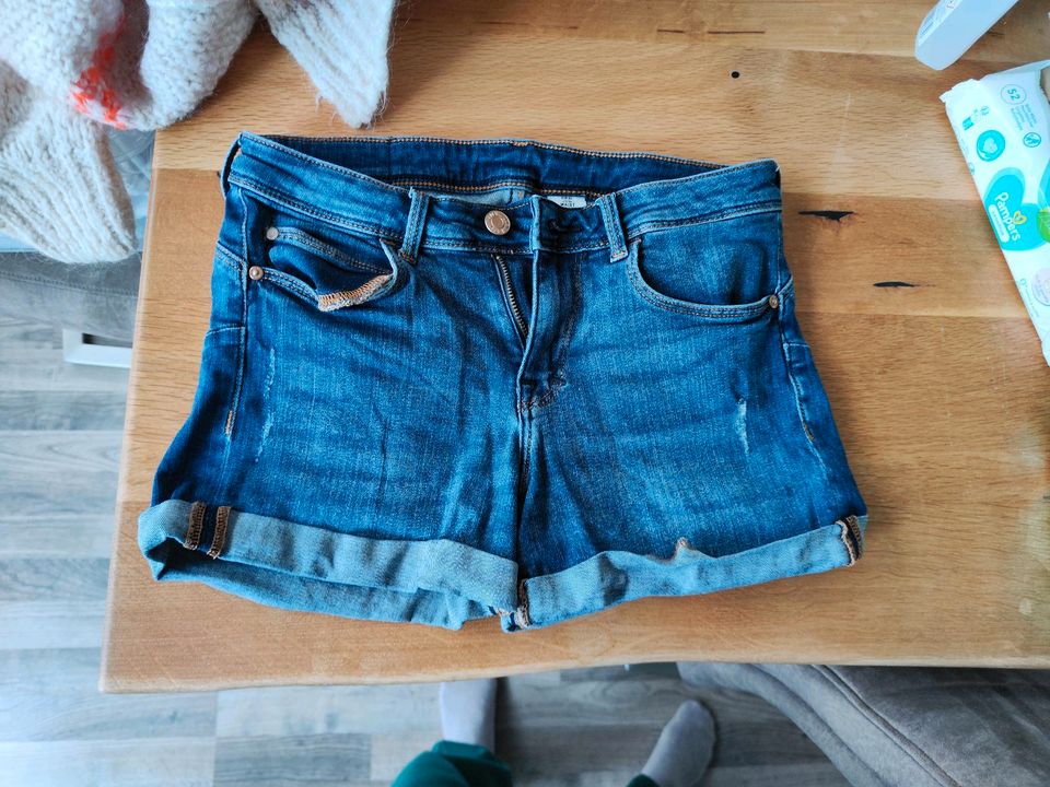 H&M Shorts Damen Größe 36 in Taben-Rodt