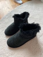 Schwarze UGG Boots Düsseldorf - Pempelfort Vorschau