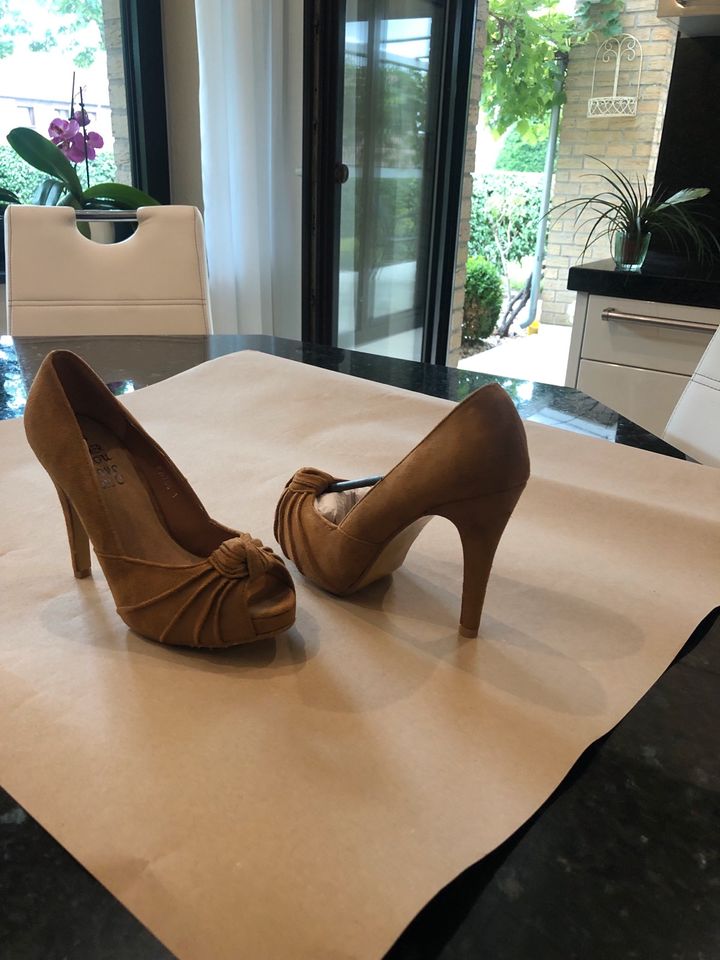 Damen Schuhe, Pumps , neu in Paderborn