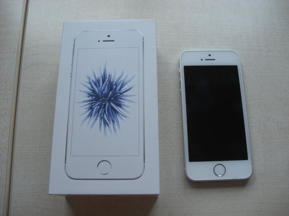 geb.iPhone 5SE 32GB Silber/Weiss ind sehr gutem Zustand in München