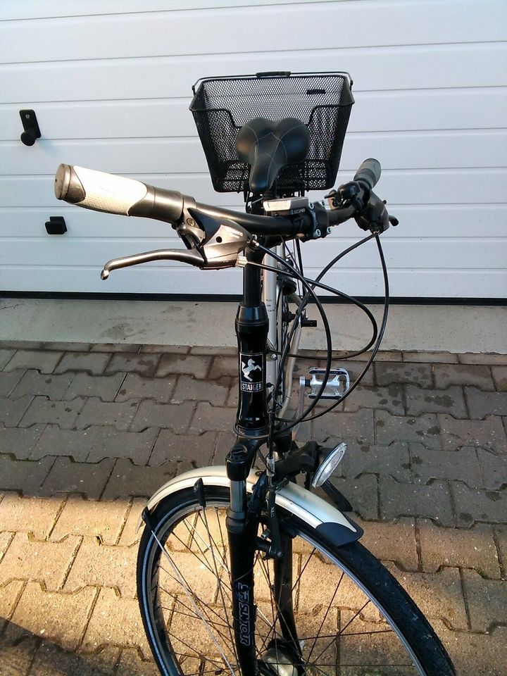 Damen Fahrrad Staiger mit Korb in Glött