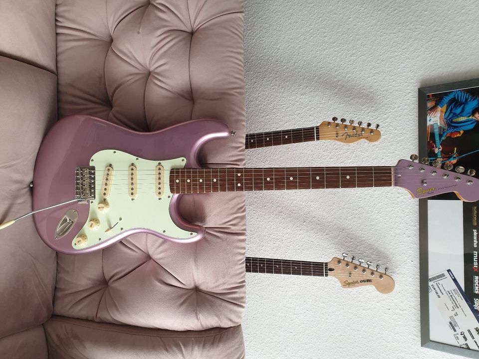 Squier Classic Vibe 60‘s Strat Burgundy Mist - Matching Headstock in Köln