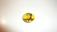 Button Elvis Presley King of Rock' N Roll 1980er Jahre gelb Niedersachsen - Lingen (Ems) Vorschau