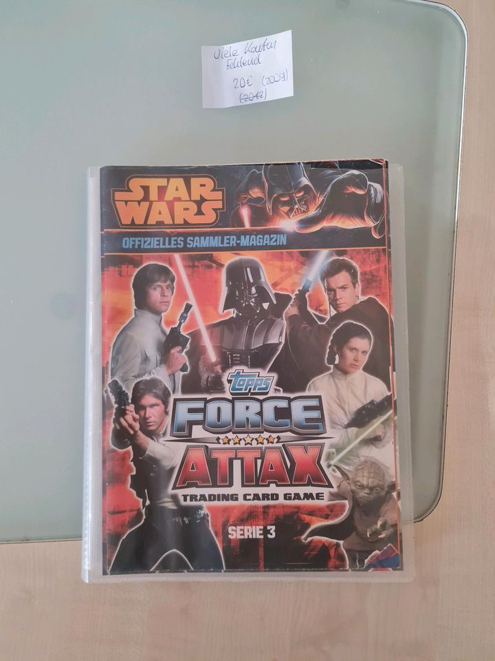 Star Wars Froce Attack Sammel Mappe fast komplett aus 2009 in Schlanstedt