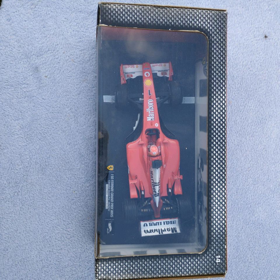 Ferrari 1:18 Michael Schumacher 150Gp Sieg 2002 mit Werbung in Frankfurt am Main