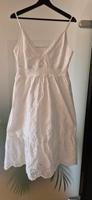 Kleid Sommerkleid Lochstickerei  Größe 38 Hessen - Kaufungen Vorschau