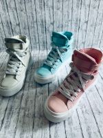 Deko Chucks Sneaker Pflanztopf Topf Blumentopf Teenager Nordrhein-Westfalen - Altena Vorschau