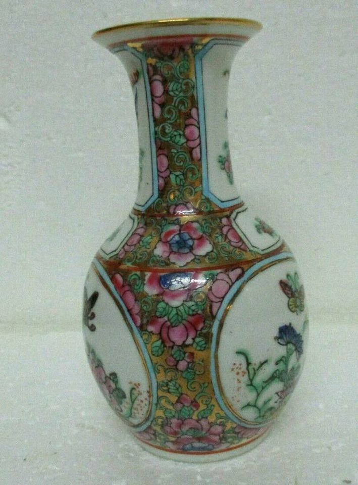 Feine Chinesische Porzellan Vase Asiatika Gemarkt Famille Rose in Schönwalde (Vorpommern)