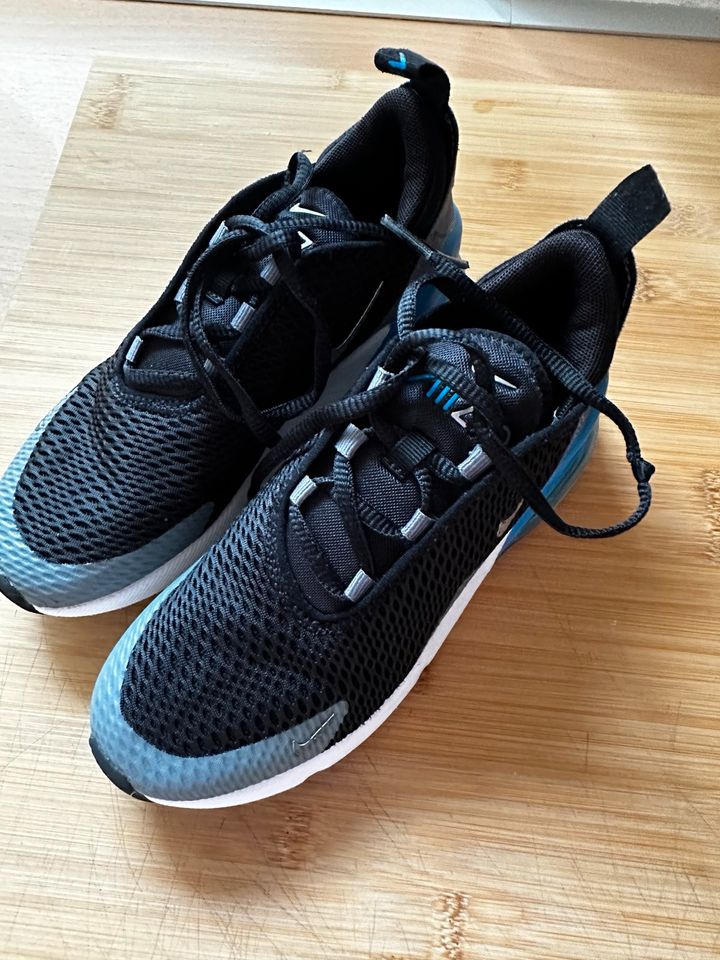 Nike 270 Schuhe sehr guter Zustand in Versmold