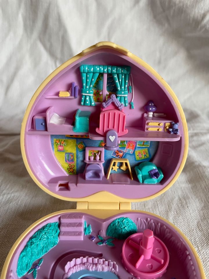 Polly Pocket Strollin‘ Baby 1994 Bluebird in Katzenelnbogen