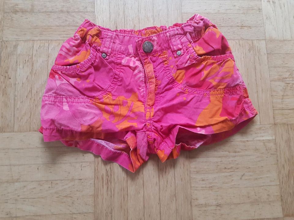 Shorts kurze Hose gr. 104 in Dresden