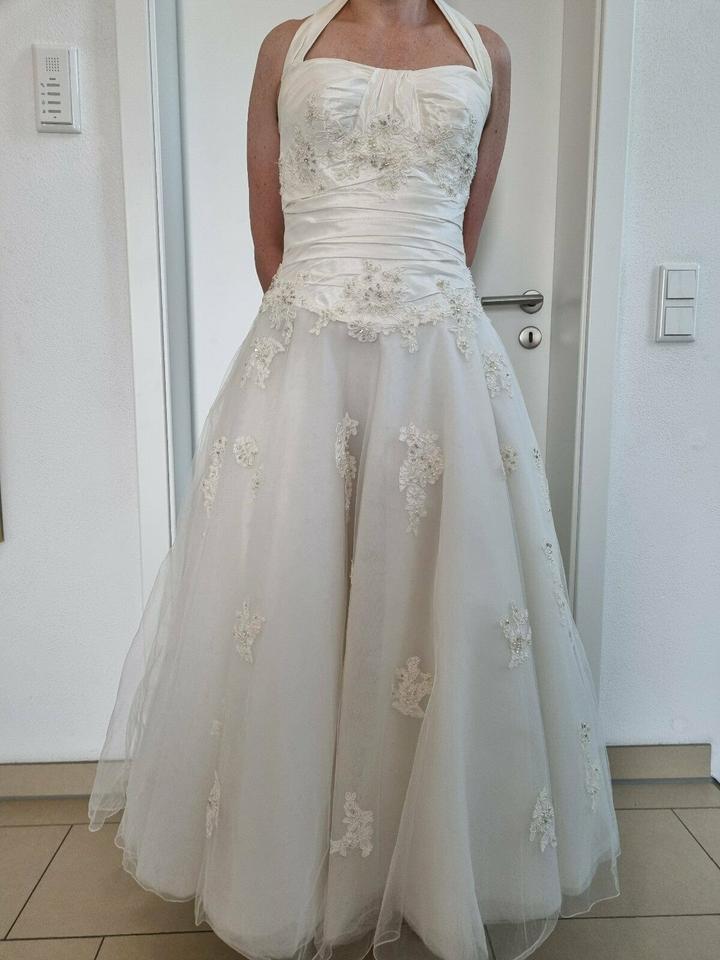 knöchellanges elfenbeinfarbenes Brautkleid A-Linie Gr. 36 in Zirndorf