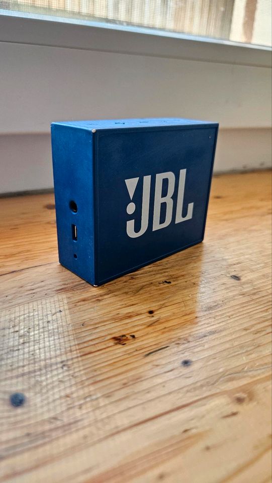 JBL Bluetooth Lautsprecher / Box / Musik / blau / mini. in Ettenheim