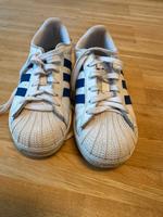 Adidas Schuh Superstar Größe 33 Kr. München - Ottobrunn Vorschau