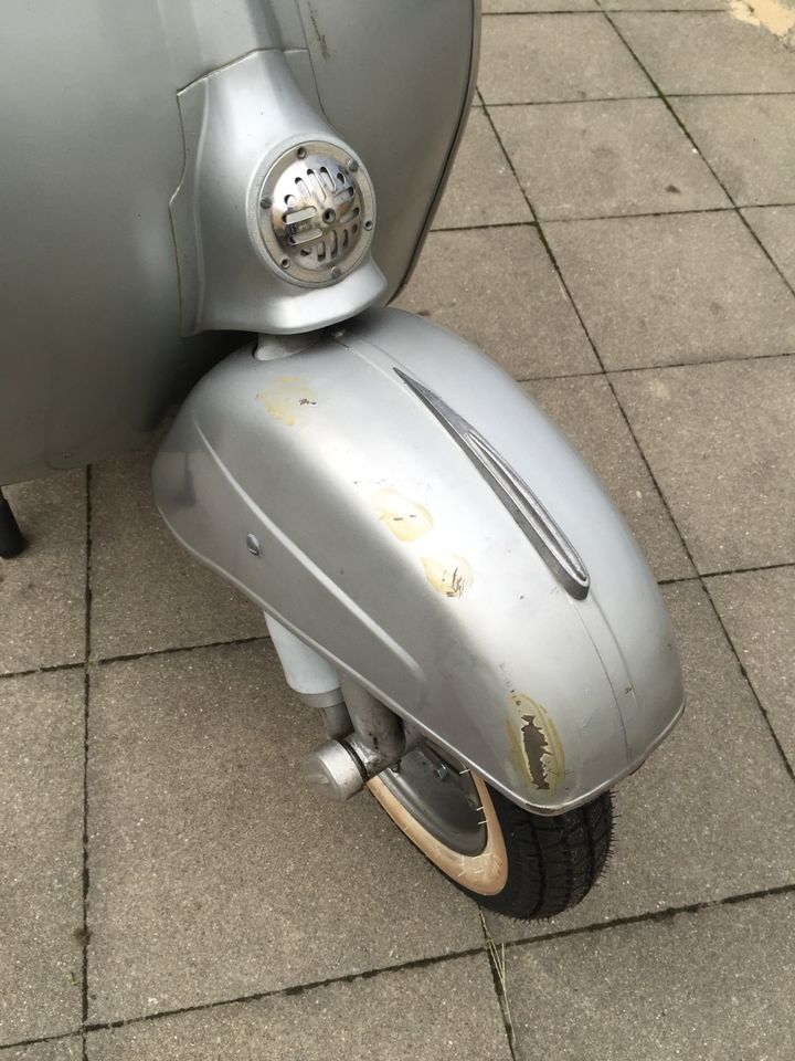 Vespa Primavera 125 ccm ET3 in Berlin