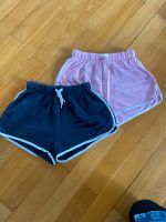 Sweatshorts Rosa und blau H&M Größe 152 Shorts Nordrhein-Westfalen - Monheim am Rhein Vorschau