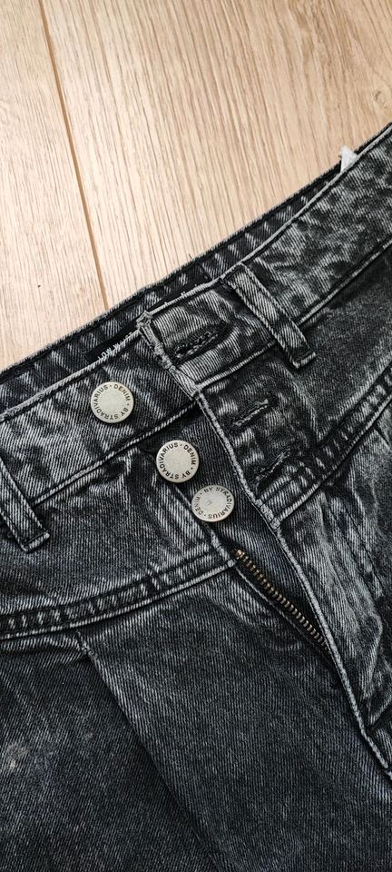 Jeans Gr 32 von Stradivarius in Rutesheim  