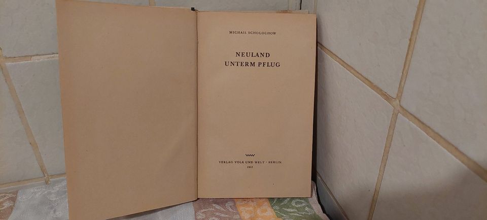 Buch" Neuland unterm Pflug" in Stavenhagen