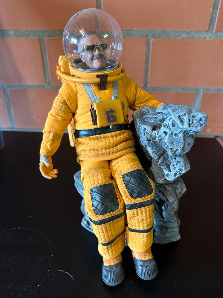 Hot Toys Stan Lee 1:6 MMS 545 Guardians of the Galaxy Vol.2 Hot Toys Stan Lee 1:6 MMS 545 Guardians of the Galaxy Vol.2