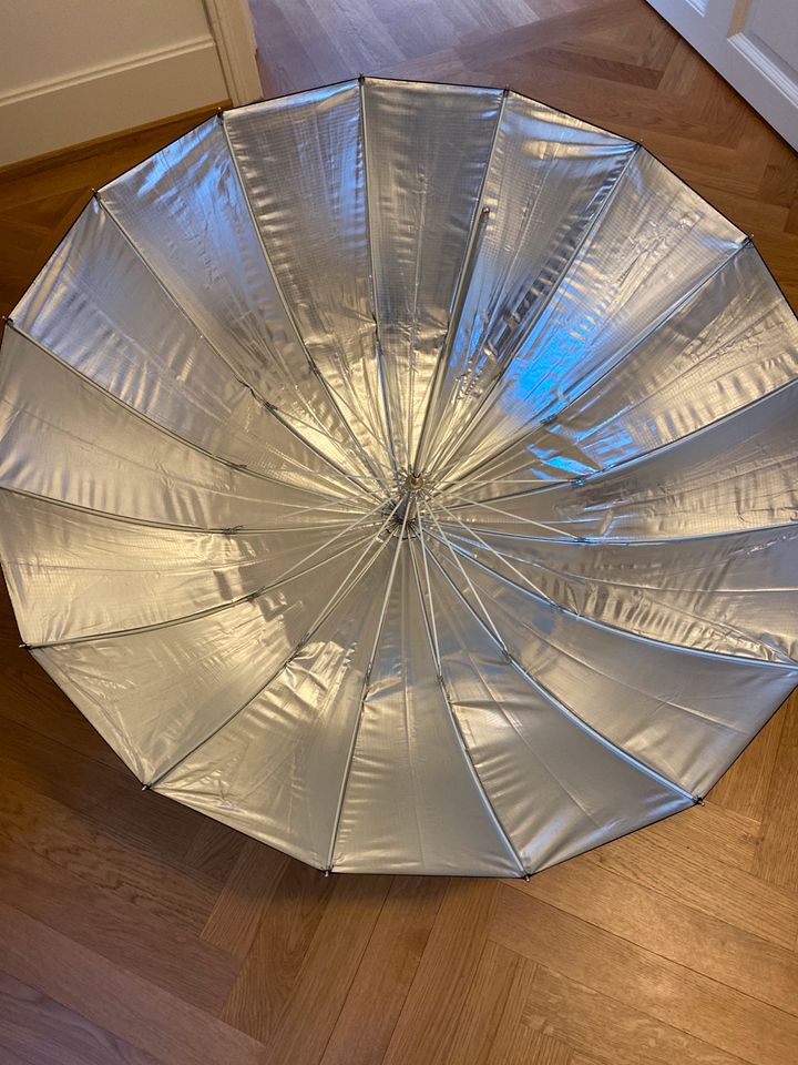 Profoto • Umbrella Deep Silver M • neuwertig in Stuttgart