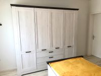 Schlafzimmer Kleiderschrank, Sideboard, 2 Nachtschränke, 1 Bett Niedersachsen - Rinteln Vorschau