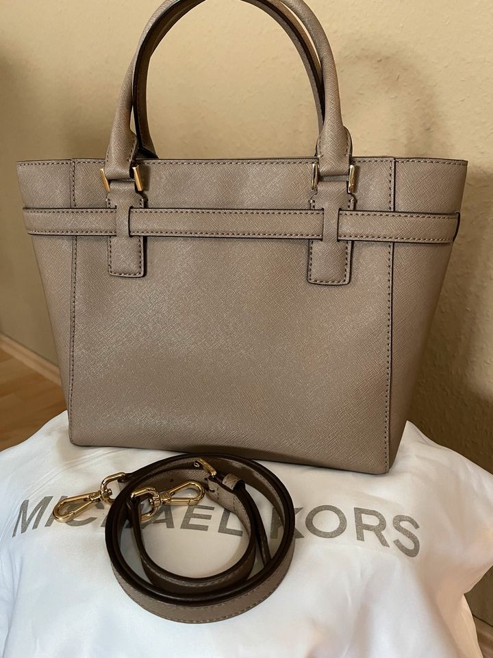 Michael Kors Leder Tasche in Fellbach