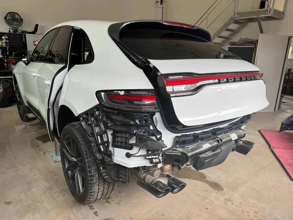 Porsche Macan/Cayenne Rückfahrkamera Nachrüstung in Schwandorf