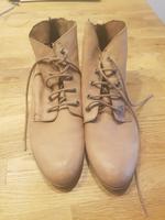 Tamaris Stiefeletten  Hallenschuhe 41 braun Köln - Bayenthal Vorschau