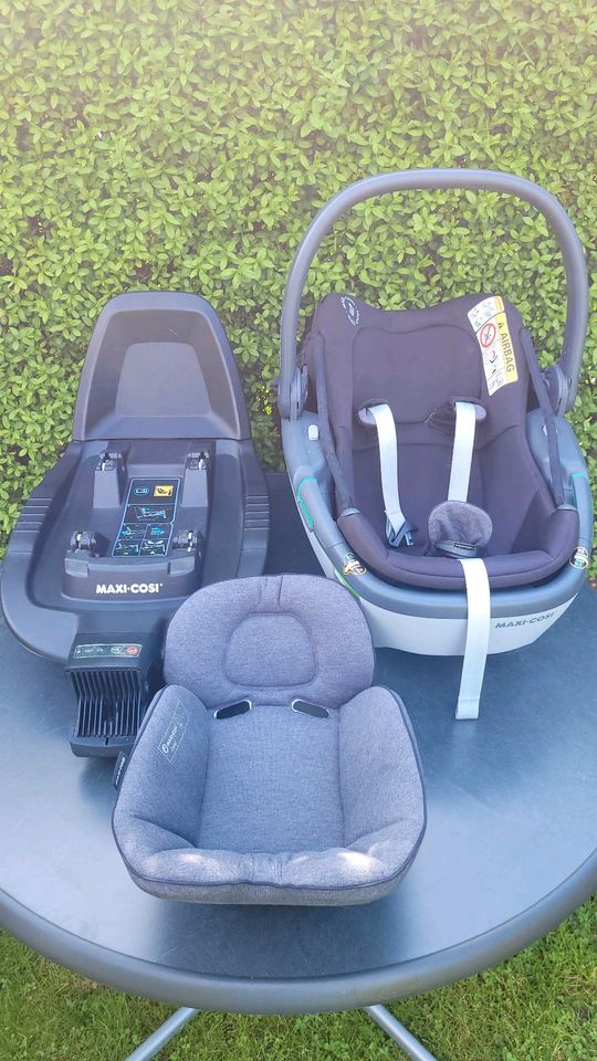 Isofix Dockingstation mit Maxi Cosi FamiliyFix3 in Dollnstein