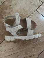 Bugatti Sandalen weiß 42 Neuwertig Hessen - Schauenburg Vorschau