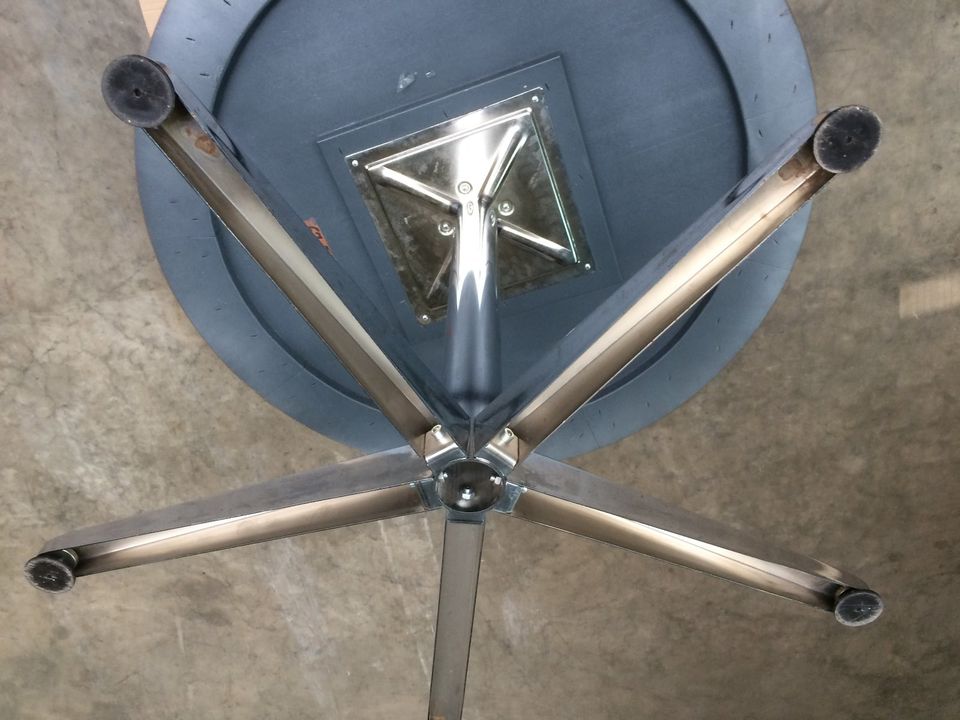 Runder Tisch Tischplatte grau 110cm Eiche furniert Bürotisch in Perl
