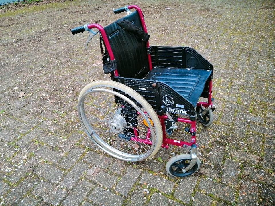 Rollstuhl GARANT in Duisburg