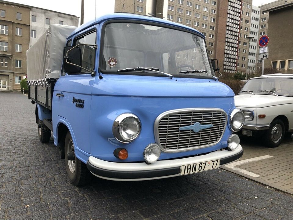 Schiguli (Lada), Mercedes-Benz 380 SE, Barkas Pritsche in Berlin