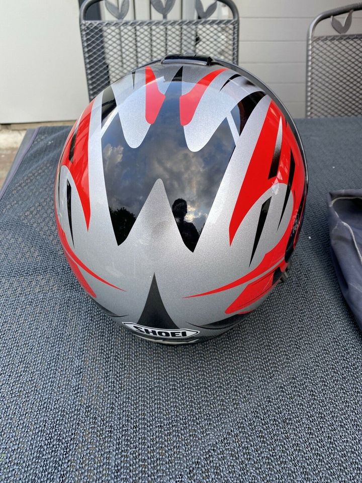 Shoei Motorradhelm Gr. L in Essen