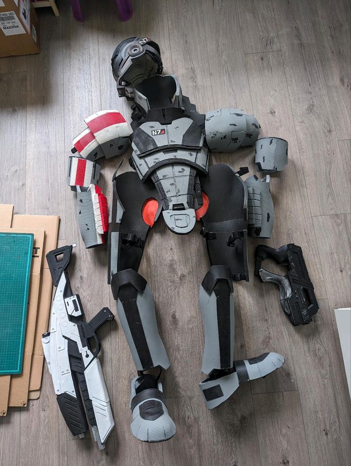 Komplettes Mass Effect 2 Cosplay Commander Shepard N7 in Schloß Holte-Stukenbrock