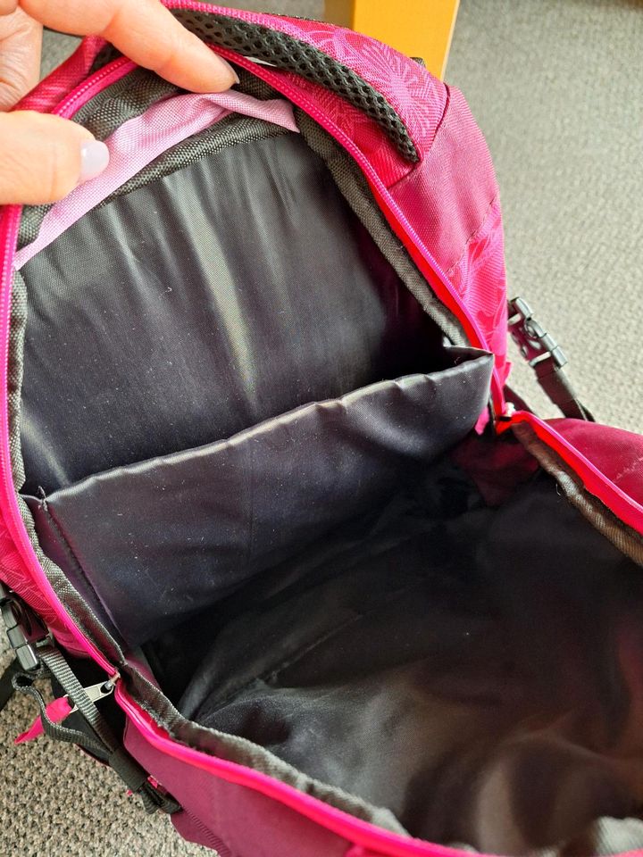 Schultasche Schulrucksack für Mädchen nur 1 Woche benutzt ❤️ in Passau