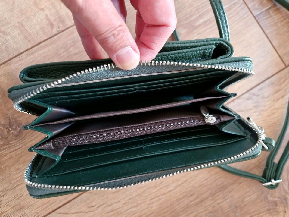 Neue Handytasche mit Portemonnaie in Aachen