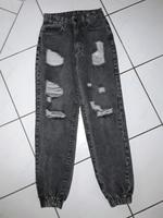 Jeans, blackstoned, destroyed, Gr. S Bayern - Obertraubling Vorschau