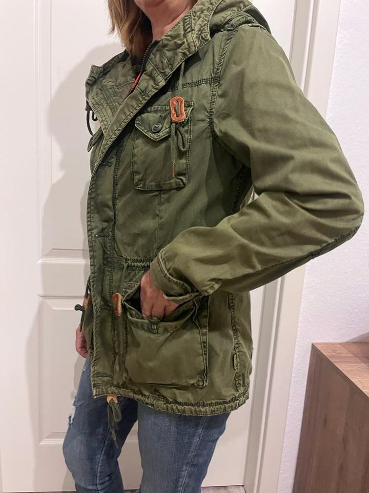 Damen Jacken, Parka, Übergangsjacke je 15€ in Güterglück