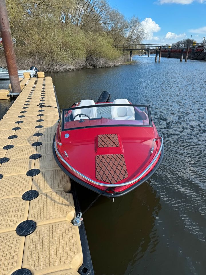 Motorboot mit Aussenborder Johnson 70PS und Trailer in Hamburg